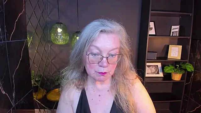 NataliMellow online show from May 10, 2026, 1:16 pm