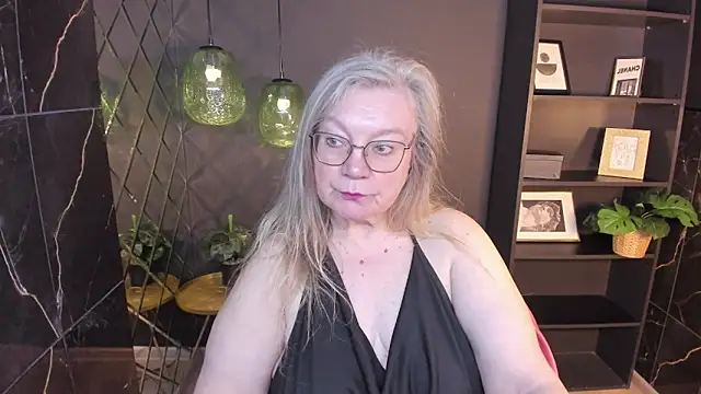 NataliMellow online show from May 11, 2026, 1:28 pm