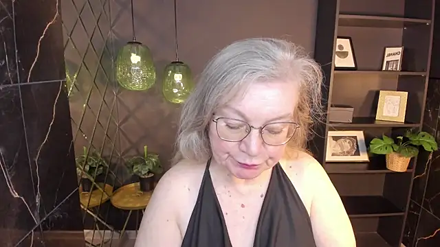 NataliMellow online show from May 13, 2026, 1:19 pm