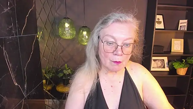 NataliMellow online show from May 21, 2026, 1:18 pm