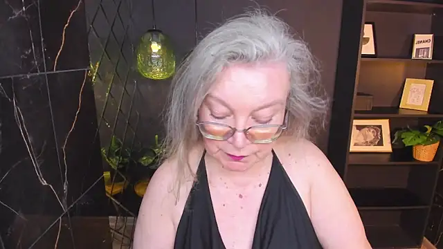 NataliMellow online show from May 22, 2026, 1:17 pm