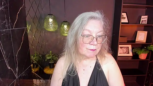 NataliMellow online show from May 28, 2026, 1:19 pm