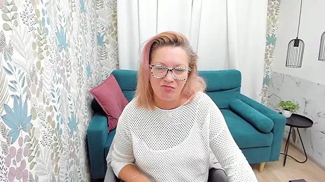 LeaPure online show from December 16, 2024, 4:05 pm