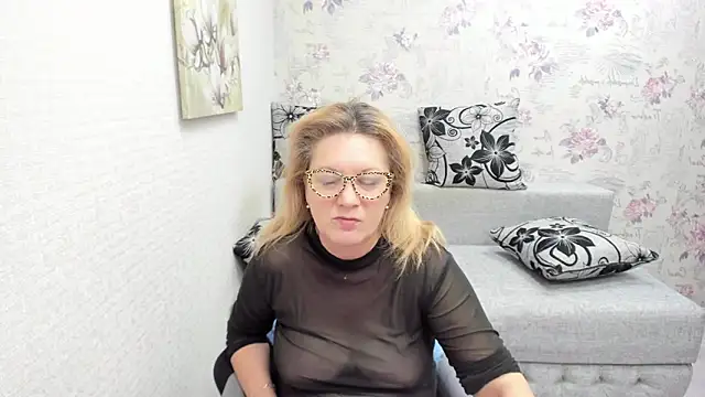 LeaPure online show from January 21, 2025, 10:19 pm