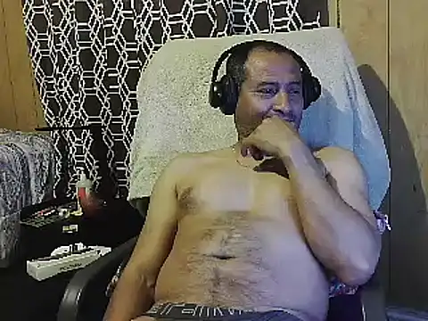 dantehot2020 online show from February 9, 2025, 8:33 am