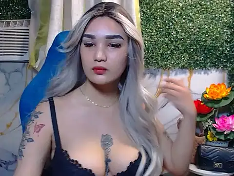 NicoleLopezx online show from December 5, 2025, 5:27 am
