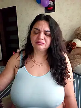 littleRikka online show from April 15, 2026, 4:30 am