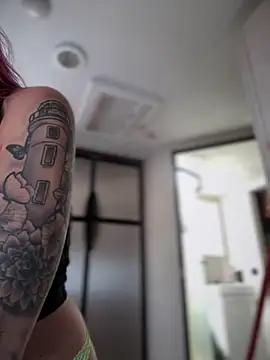 Snapshot of _Rapunzel_ chatting on October 30, 2025, 7:03 pm Rapunzel online show from October 30, 2025, 7:03 pm