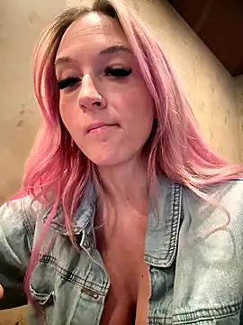 Snapshot of _Rapunzel_ chatting on January 5, 2026, 9:18 pm Rapunzel online show from January 5, 2026, 9:18 pm