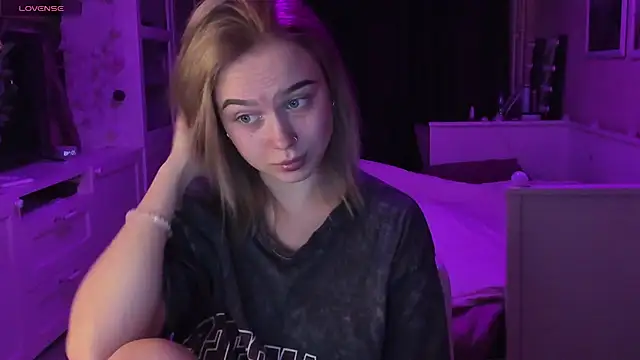 MaryDreaminess online show from January 22, 2025, 5:49 pm