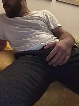 Snapshot of fuckerplayer1 chatting on March 12, 2026, 2:18 am fuckerplayer1 online show from March 12, 2026, 2:18 am