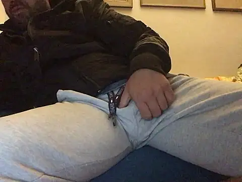 Snapshot of fuckerplayer1 chatting on March 31, 2026, 9:48 pm fuckerplayer1 online show from March 31, 2026, 9:48 pm