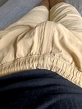 Babyucum4me online show from December 3, 2025, 7:05 am