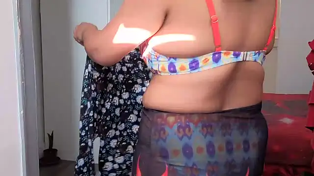 HotSpicyGujju online show from May 14, 2026, 7:15 am