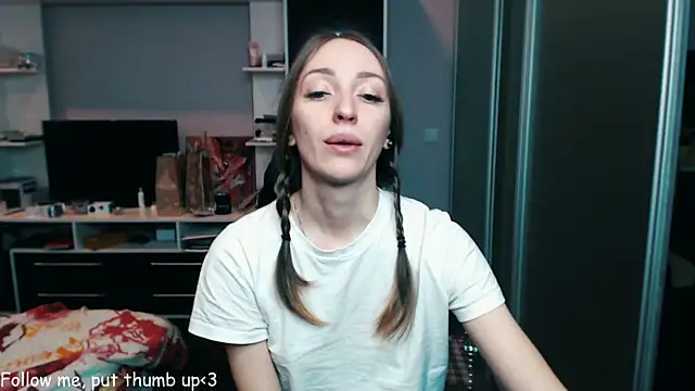 Natalimeowks online show from December 30, 2024, 9:48 am
