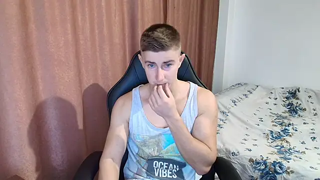 Todhorny9873 online show from January 22, 2025, 7:57 am