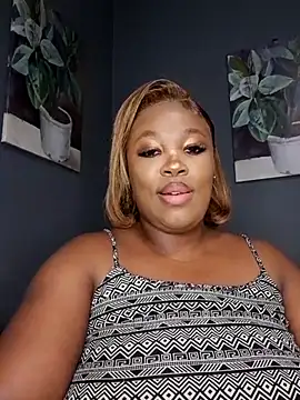 SWEETDOLLY29XX online show from October 28, 2025, 5:48 pm