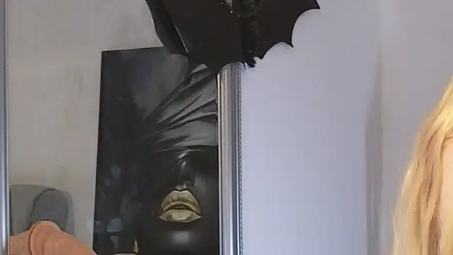 JuliaJuliette online show from October 28, 2025, 1:20 am