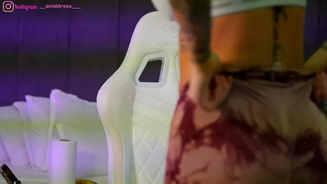 perfectt33n online show from October 2, 2025, 3:41 pm