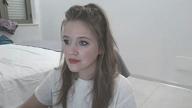 Neonstar online show from April 4, 2026, 11:13 pm