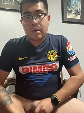 Moisesgtz04 online show from January 16, 2025, 10:02 pm