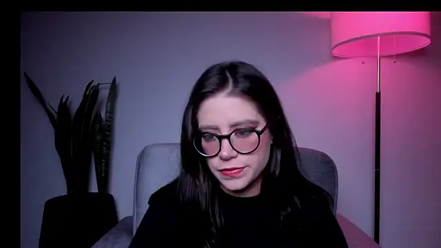 HazelKush online show from April 15, 2026, 10:10 pm