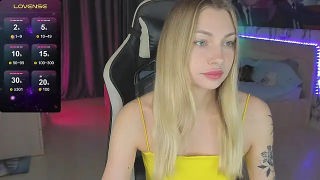 BiMolly online show from December 18, 2024, 2:53 am