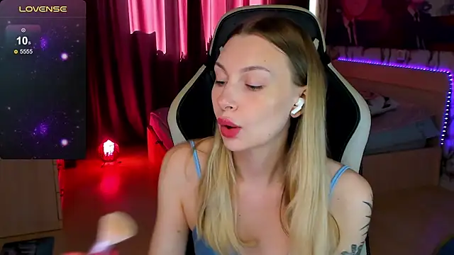 BiMolly online show from September 12, 2025, 5:40 am