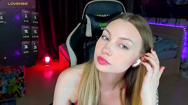 BiMolly online show from October 28, 2025, 12:25 am