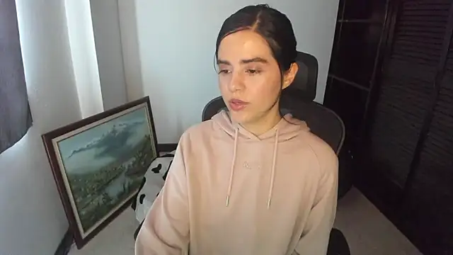 mia collins x online show from September 13, 2025, 7:35 pm