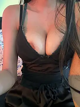 Cute crystal online show from May 21, 2026, 6:37 pm