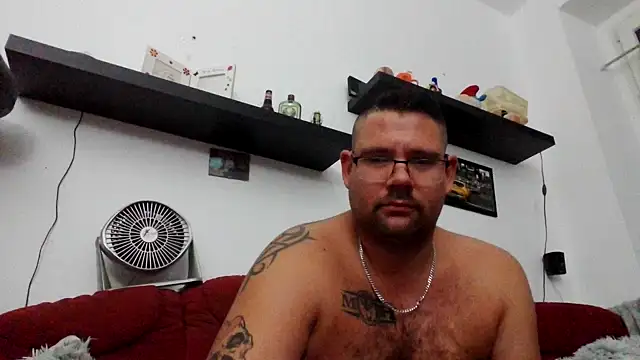 Snapshot of sexykevin17cm chatting on October 3, 2025, 2:30 am sexykevin17cm online show from October 3, 2025, 2:30 am