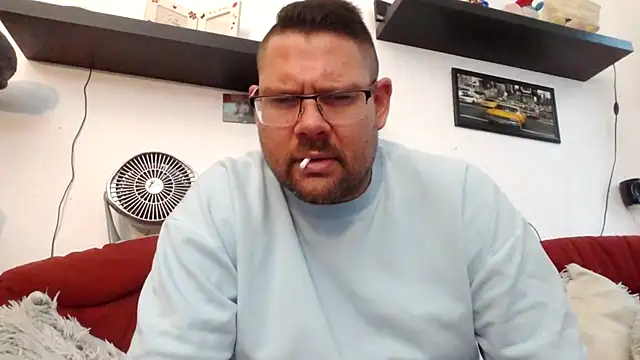 Snapshot of sexykevin17cm chatting on October 6, 2025, 3:31 pm sexykevin17cm online show from October 6, 2025, 3:31 pm