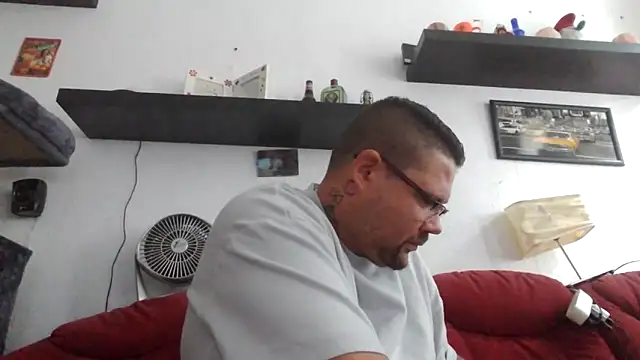 Snapshot of sexykevin17cm chatting on October 16, 2025, 2:29 pm sexykevin17cm online show from October 16, 2025, 2:29 pm