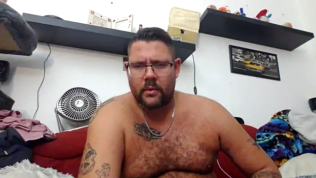 Snapshot of sexykevin17cm chatting on November 11, 2025, 12:32 am sexykevin17cm online show from November 11, 2025, 12:32 am