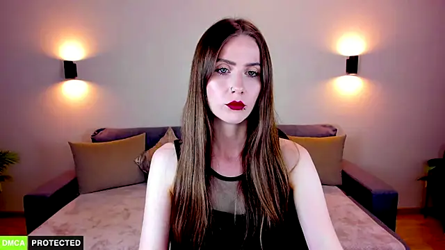 TheWoman   online show from November 18, 2025, 7:07 pm