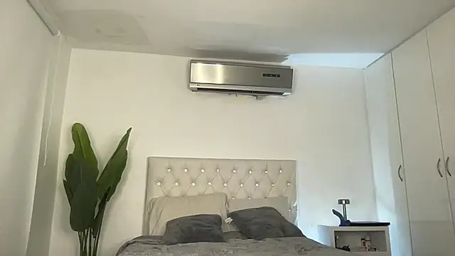 Michell simons online show from March 21, 2025, 7:44 am