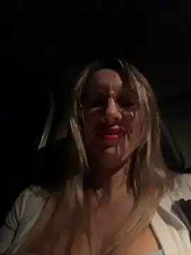 Snapshot of Gatitacarlita chatting on December 20, 2025, 7:59 am Gatitacarlita online show from December 20, 2025, 7:59 am