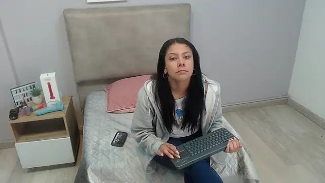 valevicious online show from December 15, 2025, 1:37 pm