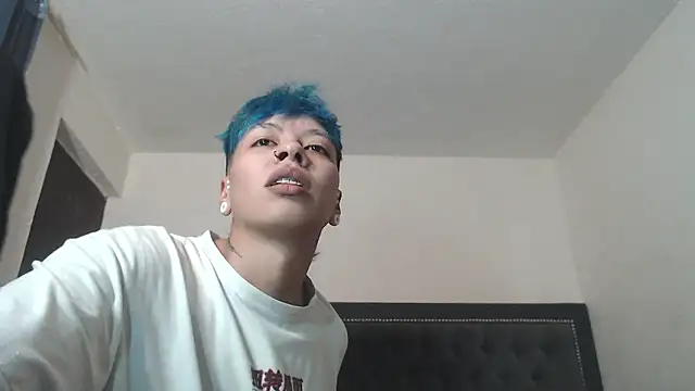 dulce maria x online show from December 3, 2024, 5:45 pm