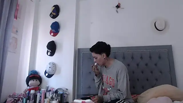 dulce maria x online show from October 9, 2025, 12:36 pm