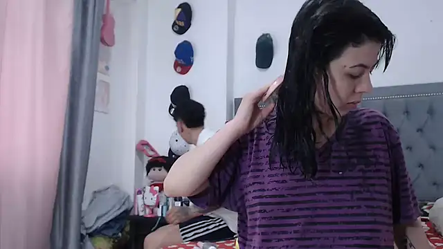 dulce maria x online show from October 25, 2025, 11:40 am