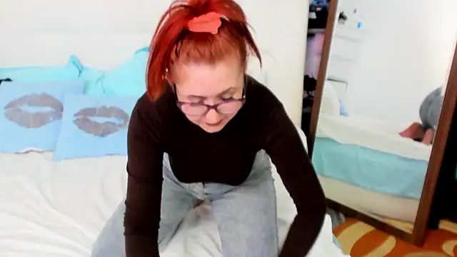 IvyHotFoxy online show from March 18, 2025, 8:59 pm