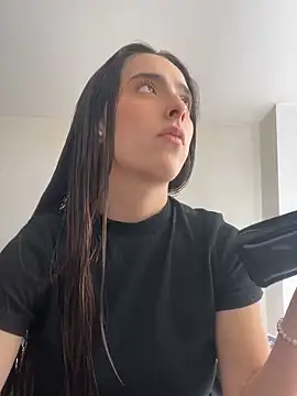 Snapshot of swrennn19 chatting on January 16, 2025, 6:48 pm swrennn19 online show from January 16, 2025, 6:48 pm