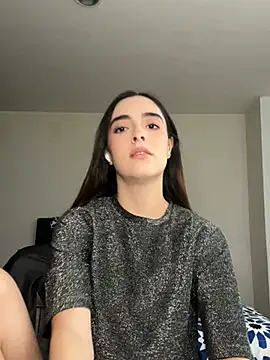 Snapshot of swrennn19 chatting on February 8, 2025, 3:53 pm swrennn19 online show from February 8, 2025, 3:53 pm