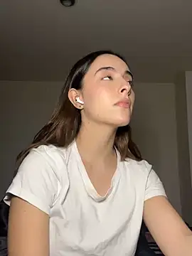 Snapshot of swrennn19 chatting on March 3, 2025, 11:14 pm swrennn19 online show from March 3, 2025, 11:14 pm