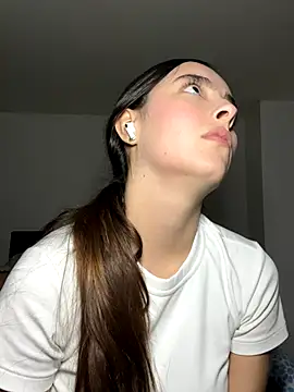 Snapshot of swrennn19 chatting on October 2, 2025, 10:50 pm swrennn19 online show from October 2, 2025, 10:50 pm