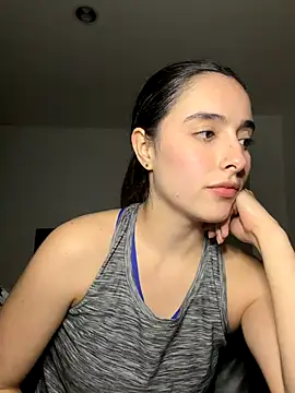 Snapshot of swrennn19 chatting on October 22, 2025, 12:44 am swrennn19 online show from October 22, 2025, 12:44 am