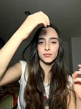 Snapshot of swrennn19 chatting on October 22, 2025, 11:37 pm swrennn19 online show from October 22, 2025, 11:37 pm