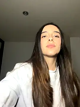 Snapshot of swrennn19 chatting on October 25, 2025, 12:18 am swrennn19 online show from October 25, 2025, 12:18 am